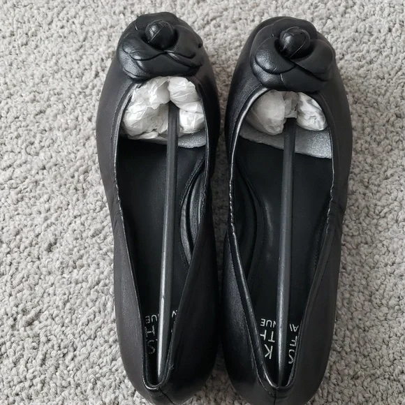 Saks Fifth Avenue Flats - Picture 3 of 3